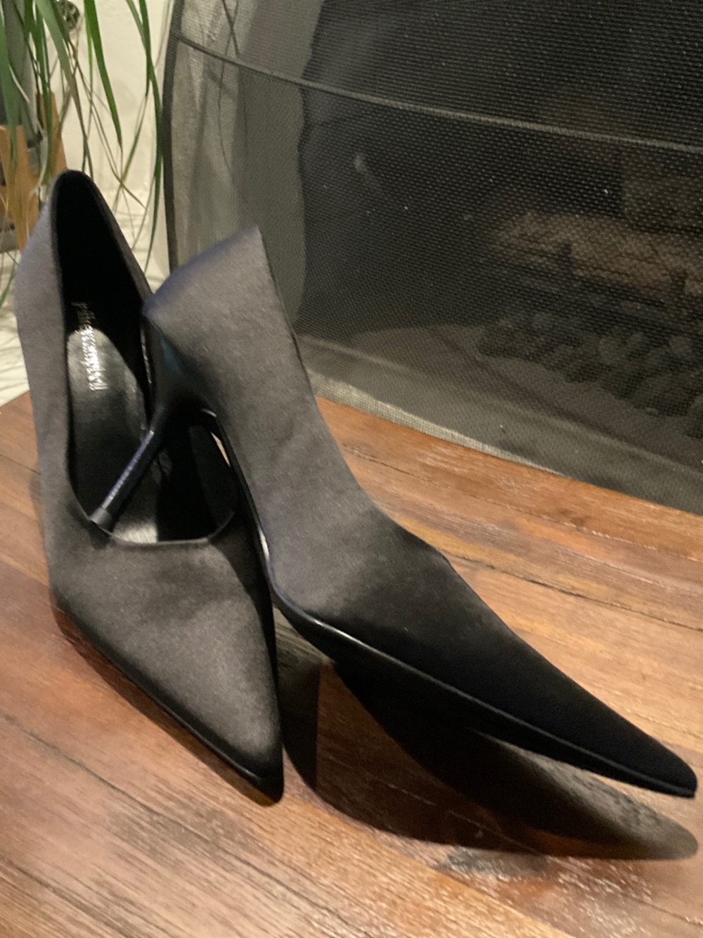 Jeffrey Campbell Black Satin Pointed Toe Stiletto Size 7